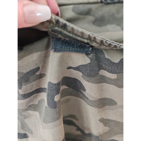 Divided H&M Wmn Med Camo‎ Pull Over Hoodie Snaps Pocket Relaxed Grunge Western - Picture 3 of 6